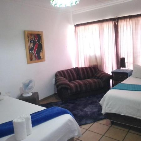 Aandrus Guesthouse Bloemfontein Dış mekan fotoğraf