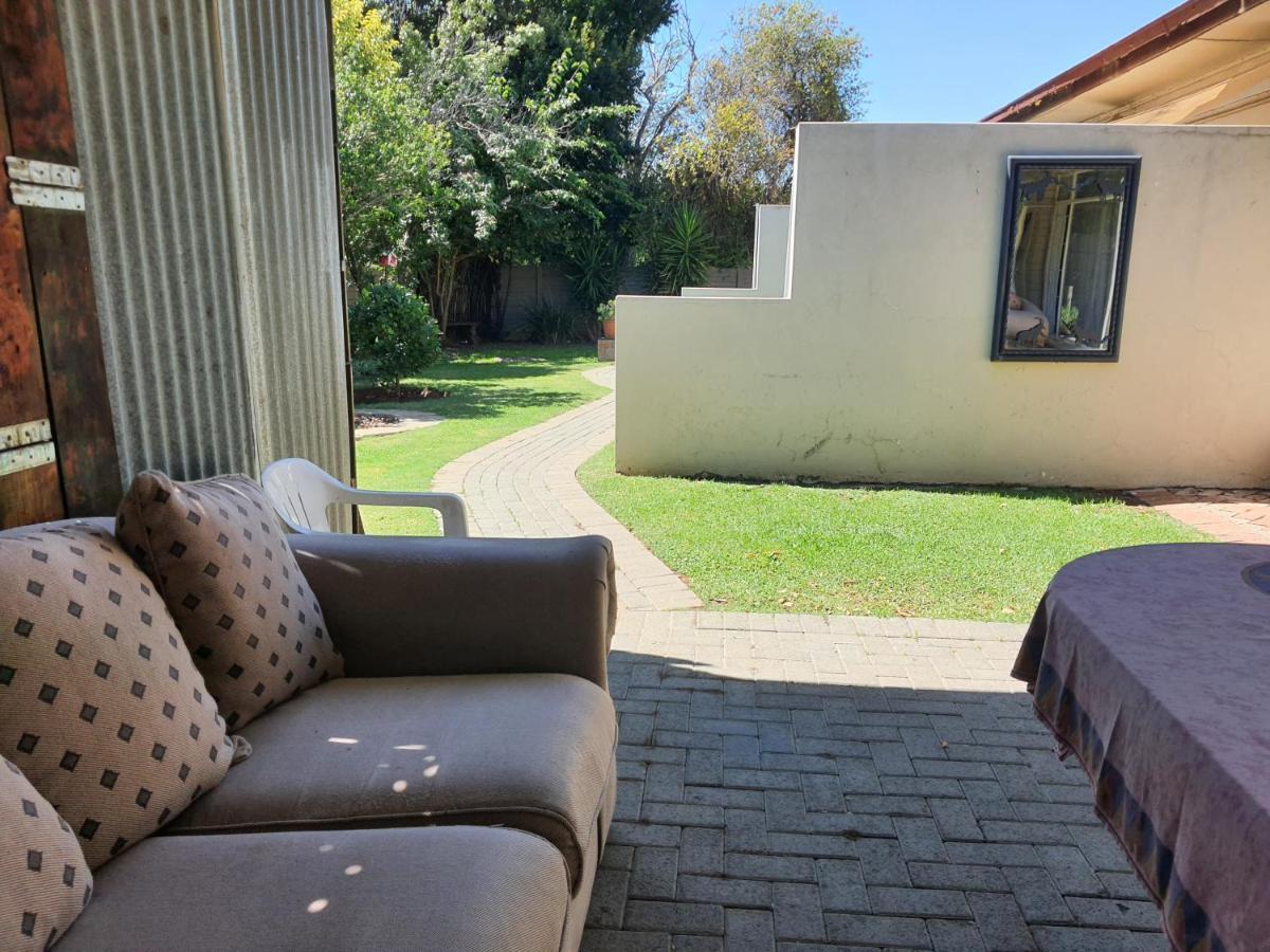 Aandrus Guesthouse Bloemfontein Dış mekan fotoğraf