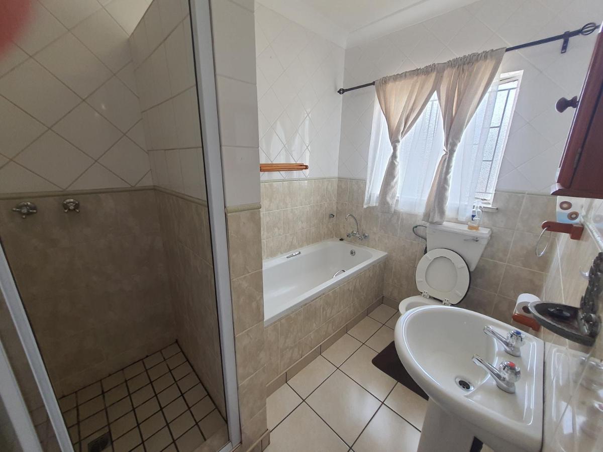 Aandrus Guesthouse Bloemfontein Dış mekan fotoğraf