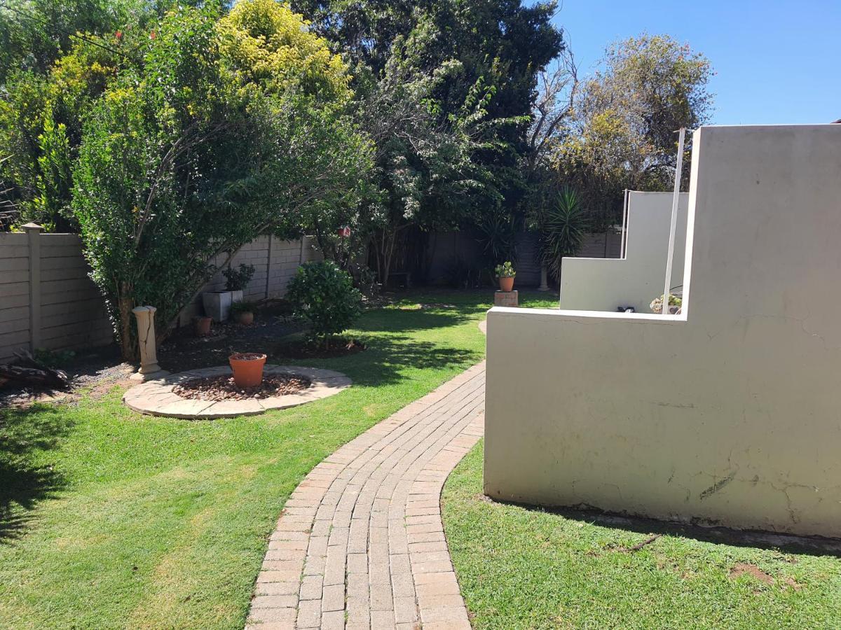 Aandrus Guesthouse Bloemfontein Dış mekan fotoğraf